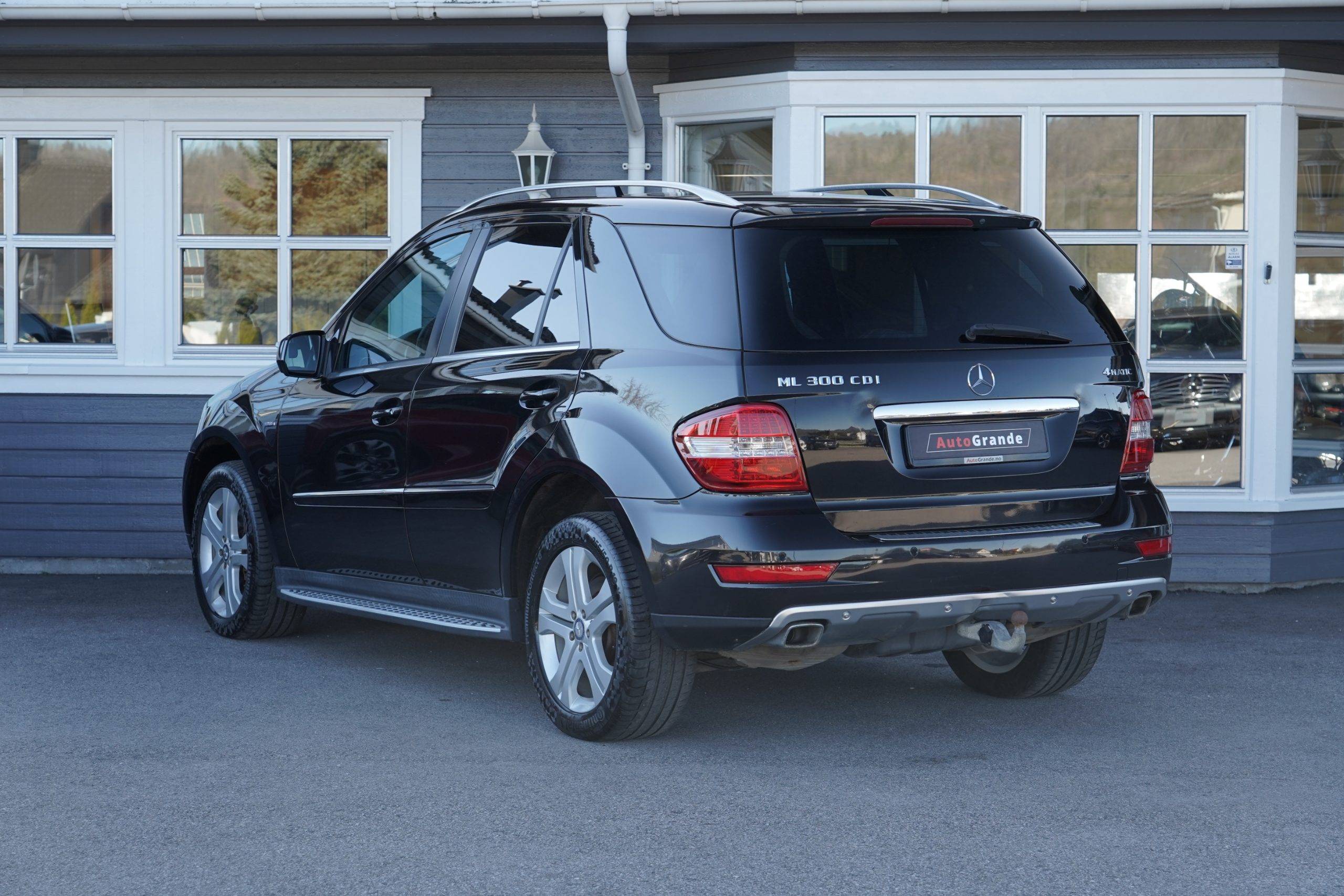 Hovedbilde av Mercedes-Benz M-Klasse 2010
