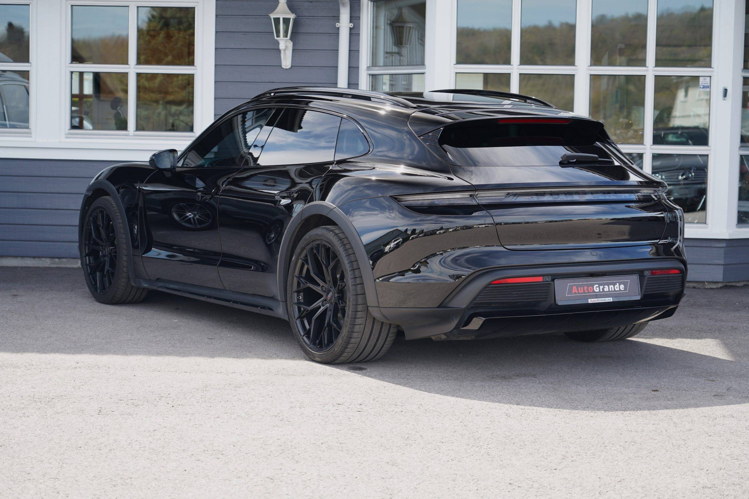 Hovedbilde av Porsche Taycan Cross Turismo 2022
