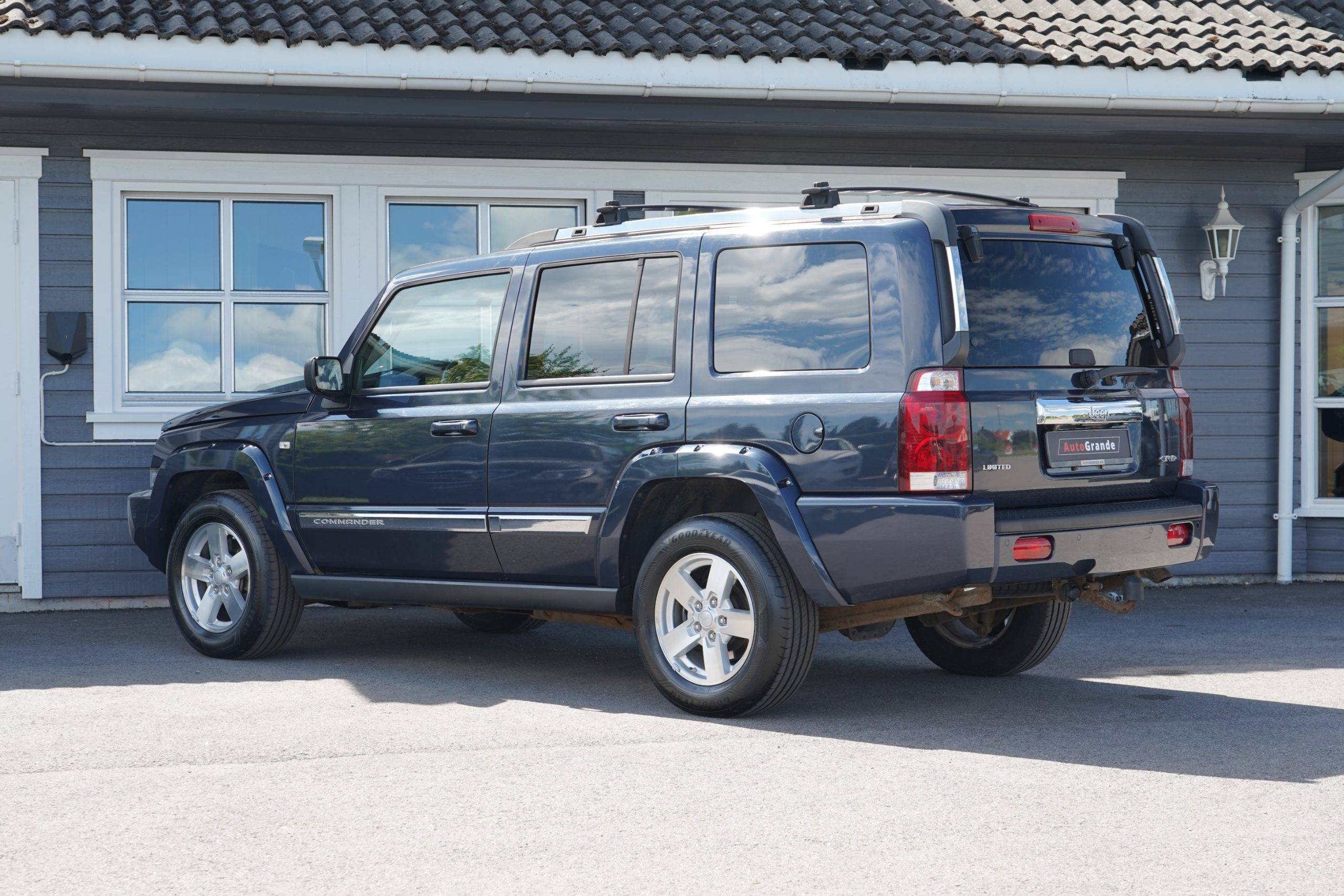 Hovedbilde av Jeep Commander 2008