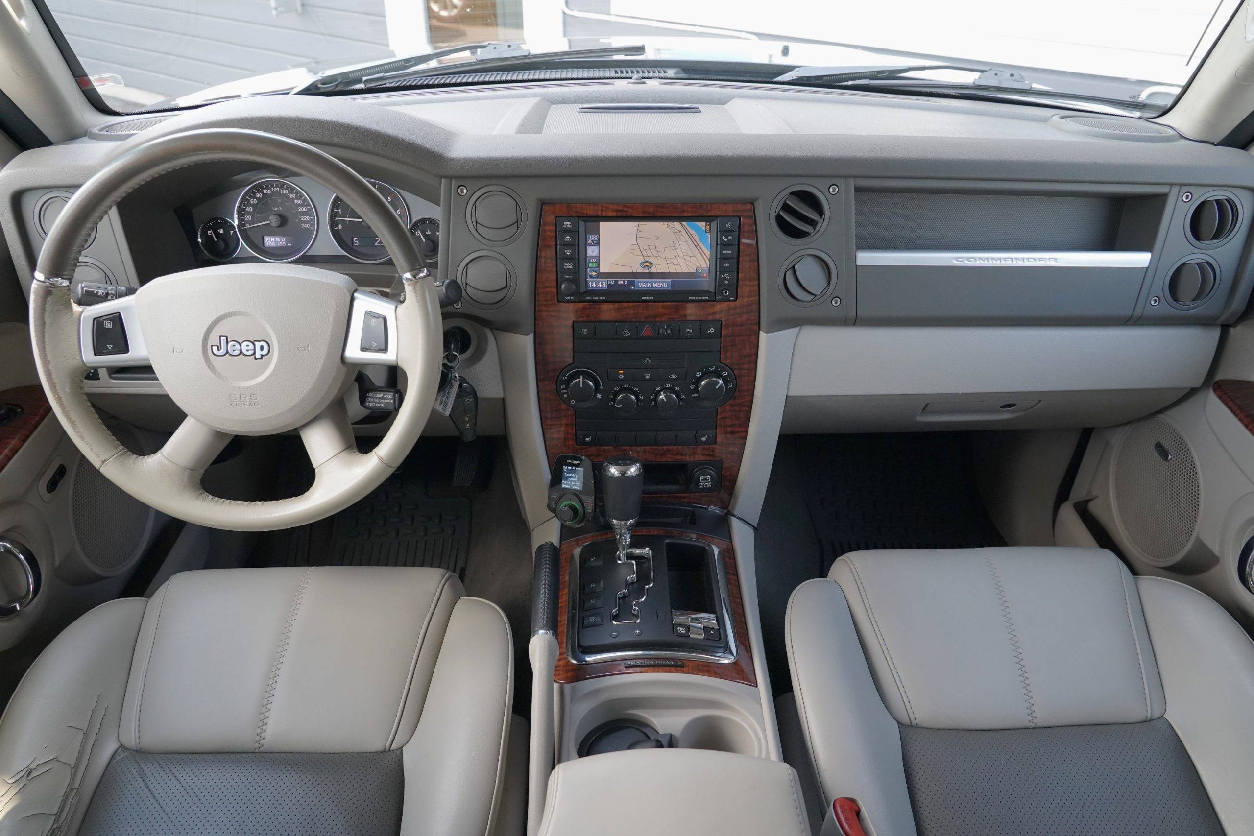 Hovedbilde av Jeep Commander 2008