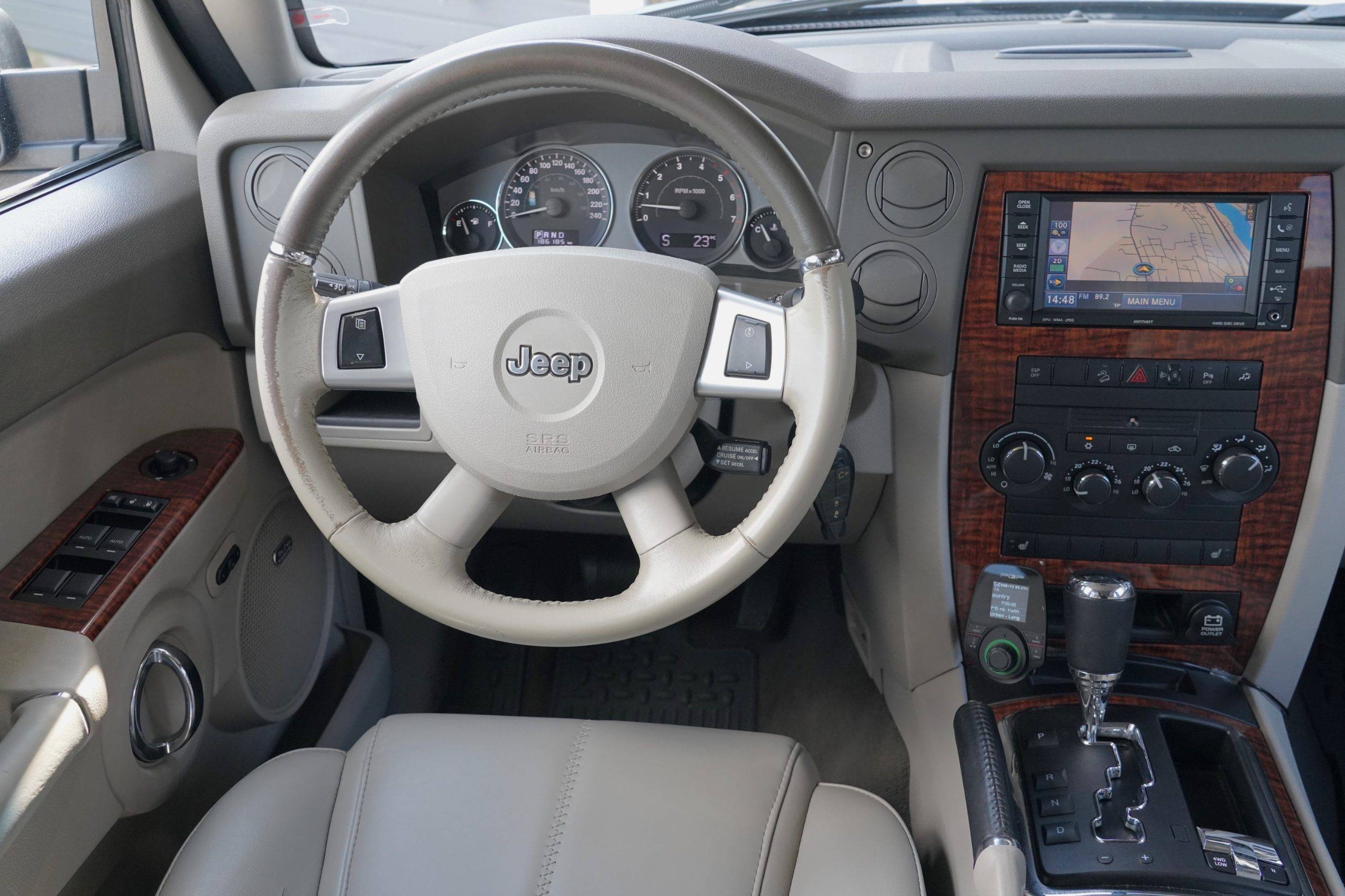 Hovedbilde av Jeep Commander 2008