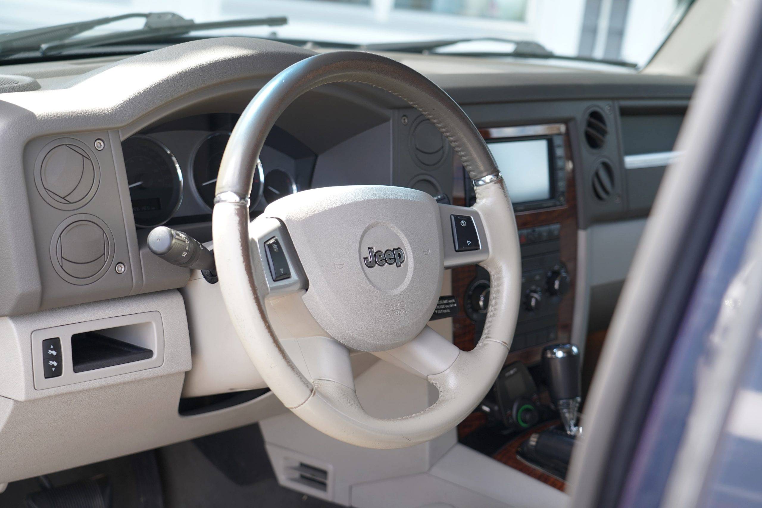Hovedbilde av Jeep Commander 2008