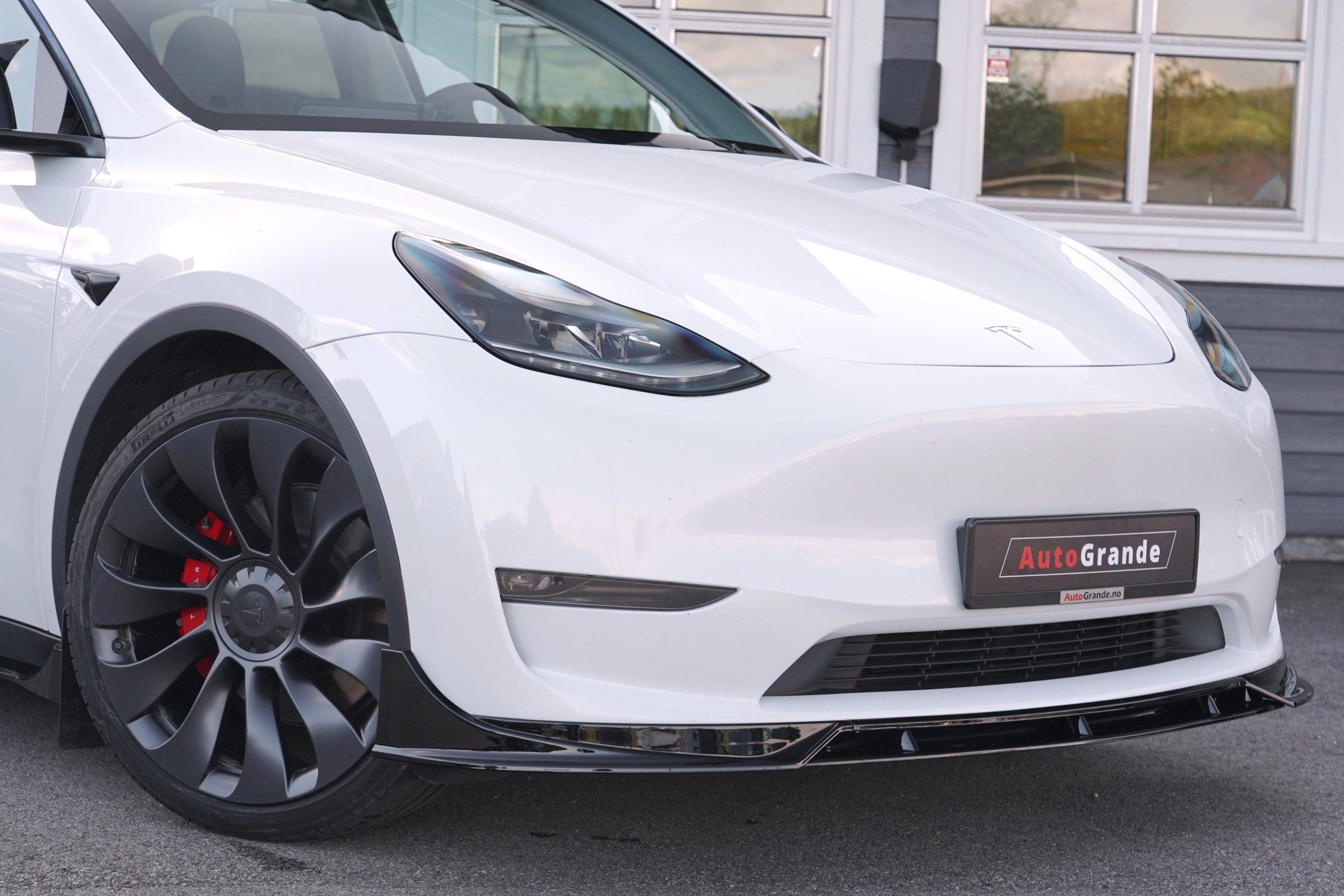 Hovedbilde av Tesla Model Y 2024