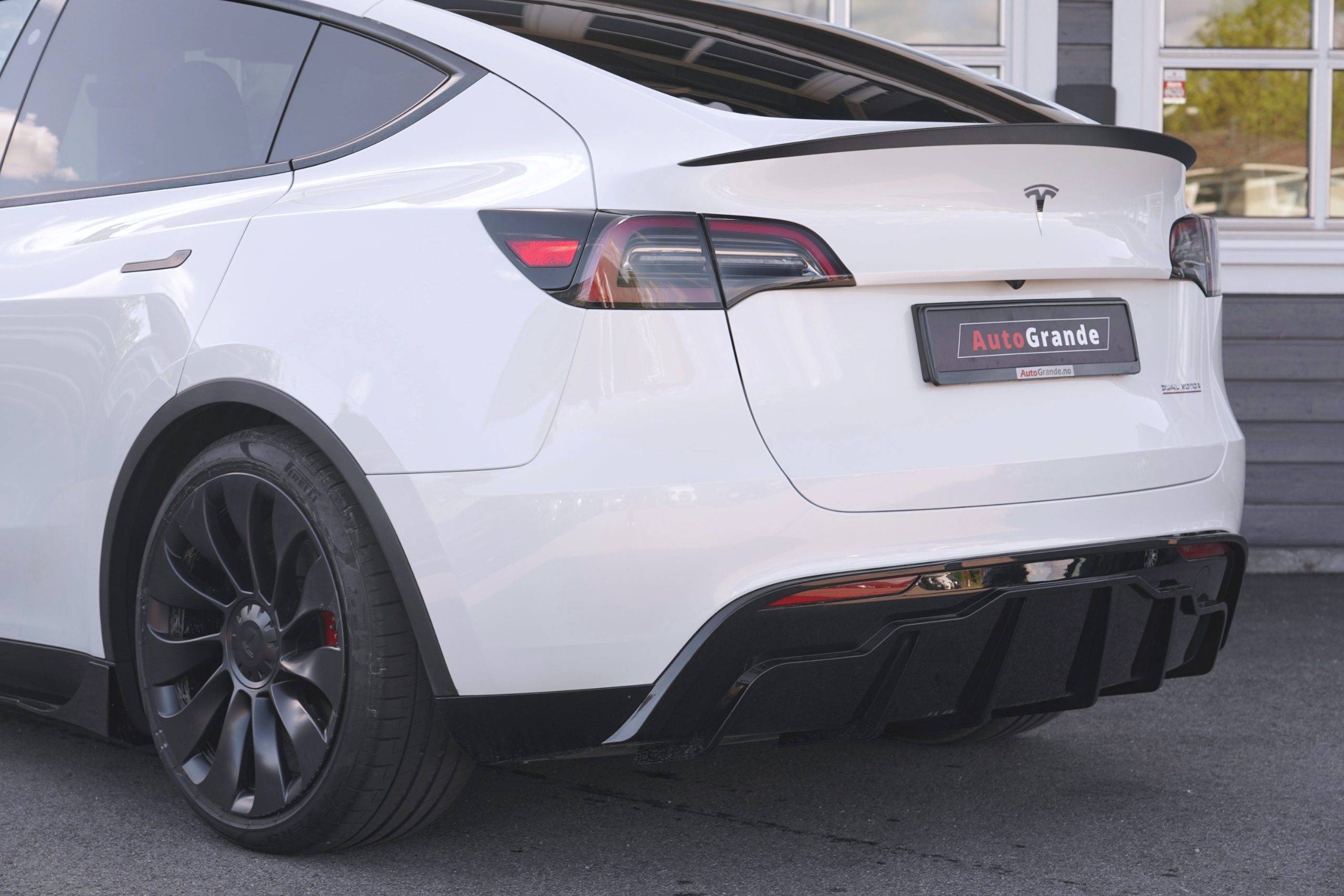 Hovedbilde av Tesla Model Y 2024