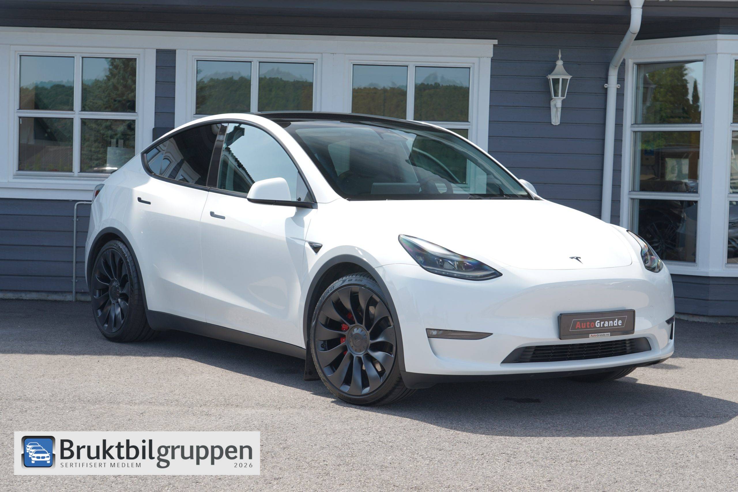 Hovedbilde av Tesla Model Y 2024