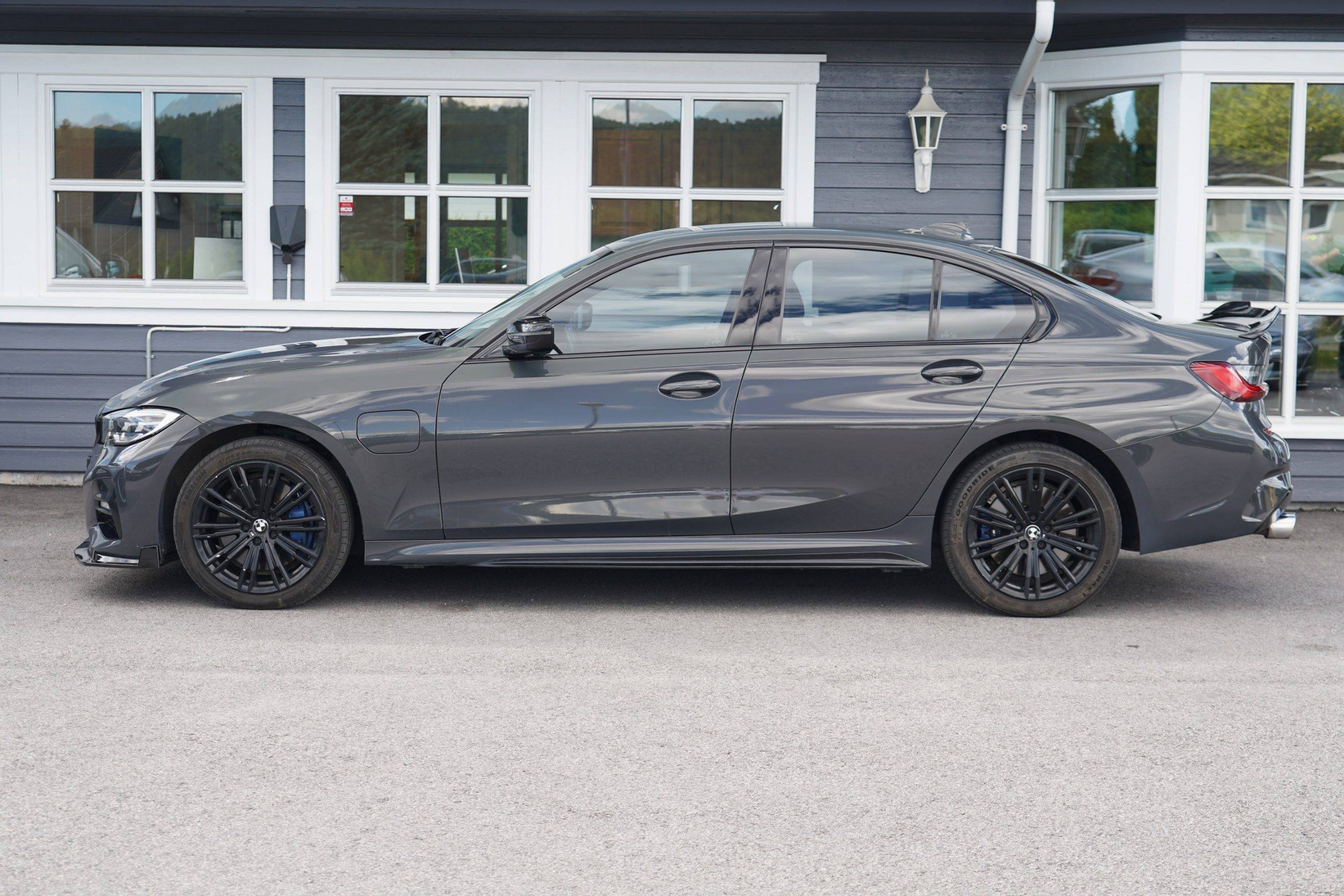 Hovedbilde av BMW 330e 2020